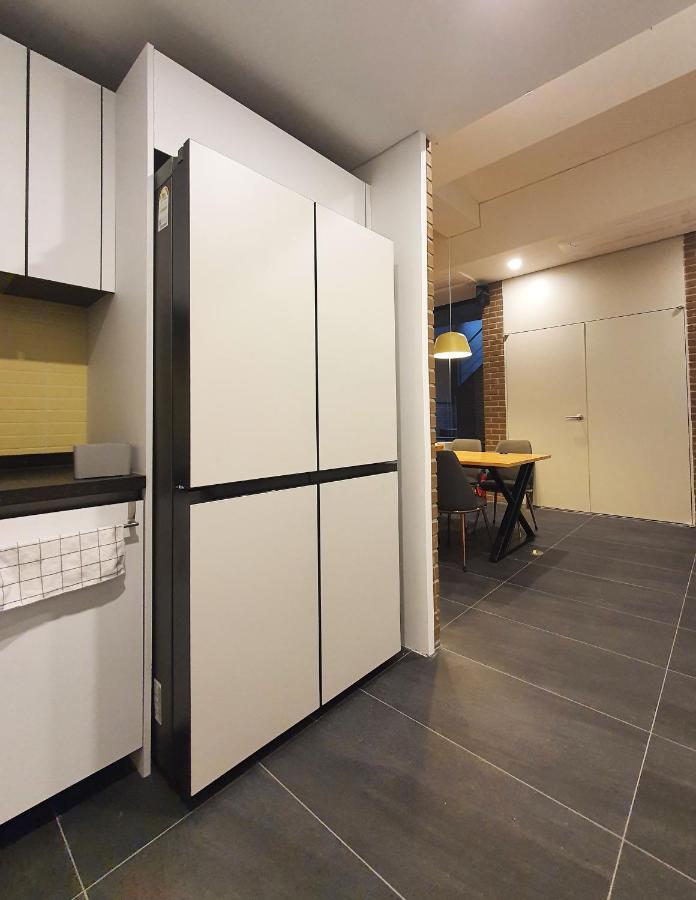 Yolo Guesthouse Сеул Экстерьер фото
