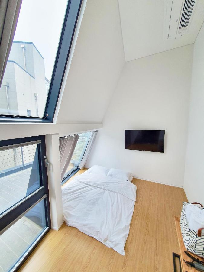 Yolo Guesthouse Сеул Экстерьер фото